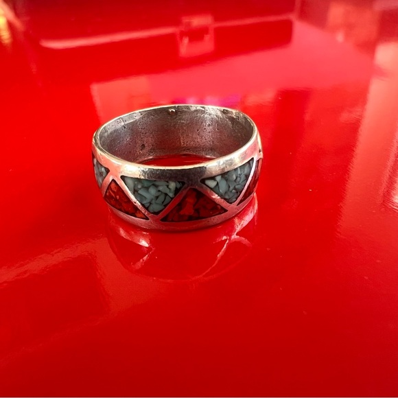 Vintage Southwestern Silver Turquoise & Coral Inlay Infinity Band. Size 4.5 - Picture 8 of 14